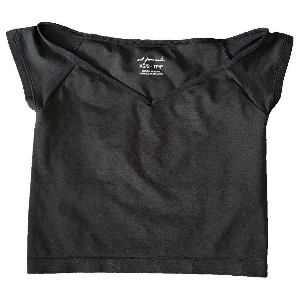 Out From Under UO Cropped Black V-Neck Short Sleeve Shirt, Women Size XS/S EUC